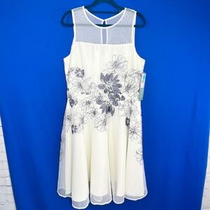 NWT |•J. TAYLOR•| Special Occasion Ivory w/ Metallic Navy Embroider Floral Dress